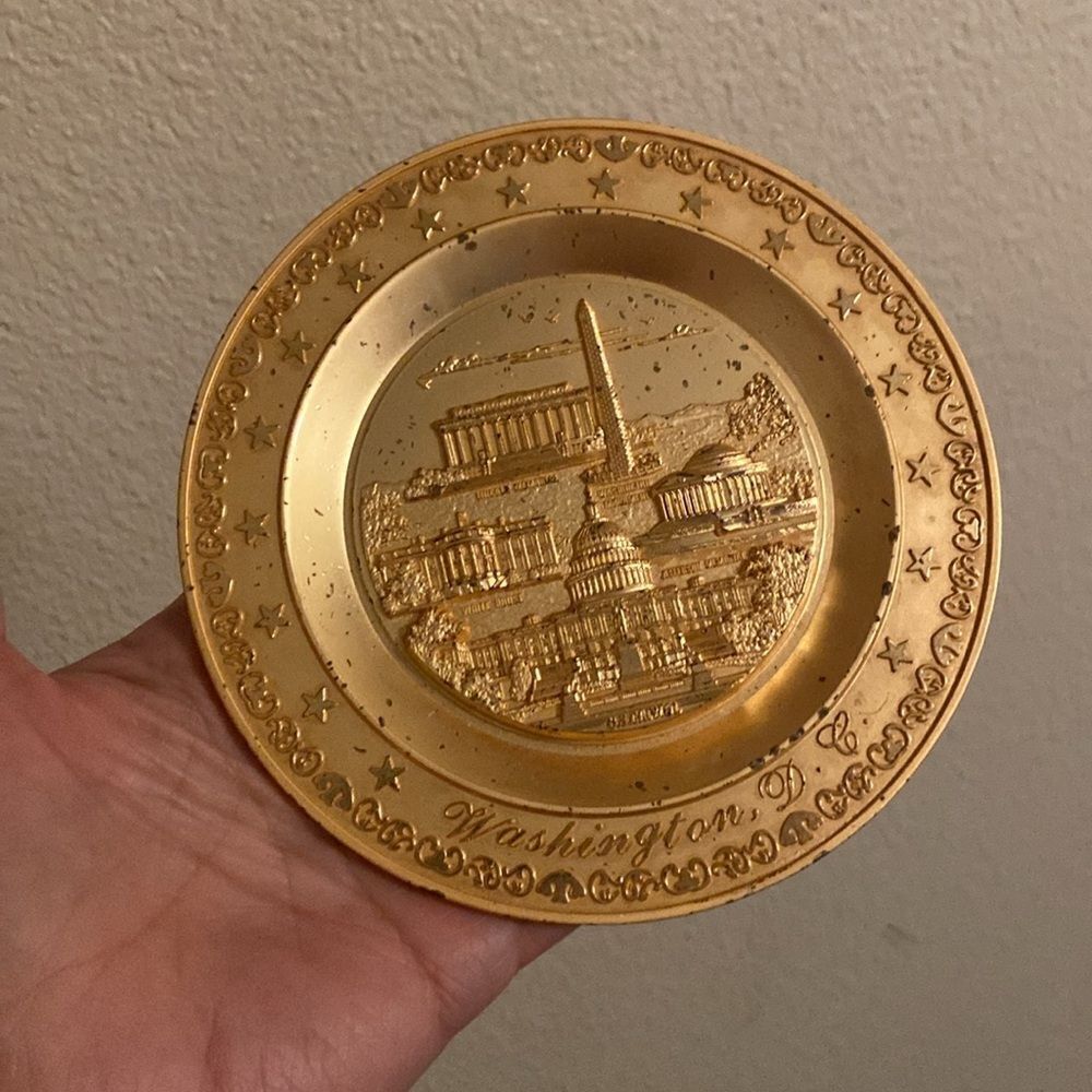 Gold Washington D.C. Souvenir Plate
